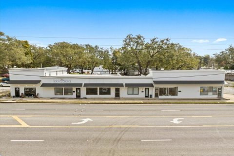 Bureau à louer à Niceville, Floride: 847.55 m2 № 562684 - photo 1