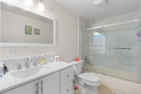 Condominio en venta en West Palm Beach, Florida, 2 dormitorios, 114.83 m2 № 2069238 - foto 19