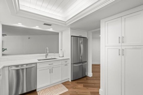Condo in Saint Petersburg, Florida, 3 bedrooms  № 1679652 - photo 13