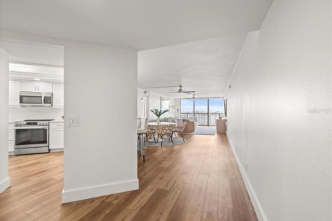 Condo in Saint Petersburg, Florida, 3 bedrooms  № 1679652 - photo 4