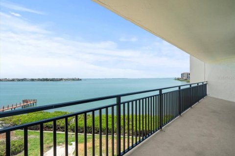 Condo in Saint Petersburg, Florida, 3 bedrooms  № 1679652 - photo 29