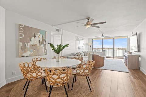 Condo in Saint Petersburg, Florida, 3 bedrooms  № 1679652 - photo 16
