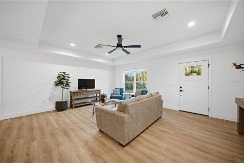 House in Ocala, Florida 3 bedrooms, 149.2 sq.m. № 2393510 - photo 6