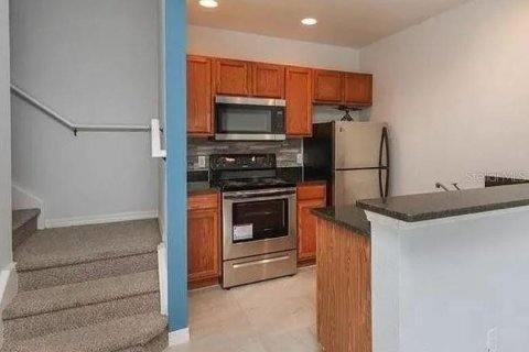 Townhouse in Kissimmee, Florida 3 bedrooms, 120.4 sq.m. № 2384262 - photo 2