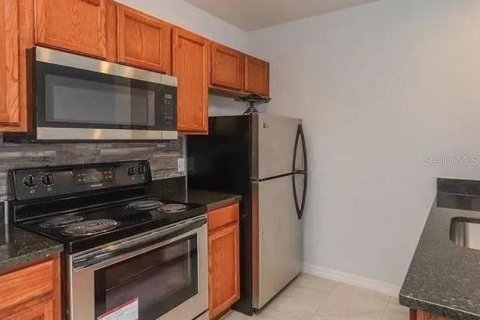 Townhouse in Kissimmee, Florida 3 bedrooms, 120.4 sq.m. № 2384262 - photo 3