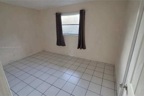 Condominio en alquiler en Coral Springs, Florida, 2 dormitorios, 73.67 m2 № 1971179 - foto 8