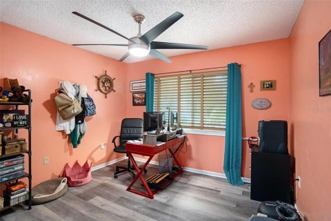 House in Pinellas Park, Florida 4 bedrooms, 129.69 sq.m. № 1843262 - photo 20