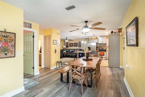 House in Pinellas Park, Florida 4 bedrooms, 129.69 sq.m. № 1843262 - photo 9