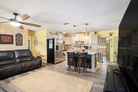 House in Pinellas Park, Florida 4 bedrooms, 129.69 sq.m. № 1843262 - photo 6
