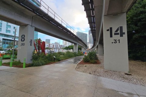 Immobilier commercial à vendre à Miami, Floride № 2081495 - photo 16