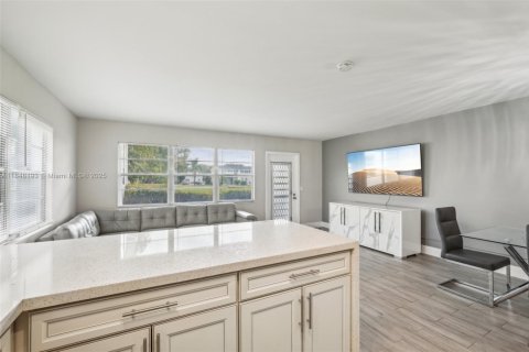 Condominio en venta en Deerfield Beach, Florida, 1 dormitorio, 65.03 m2 № 1848885 - foto 9