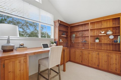 House in Palm Harbor, Florida 3 bedrooms, 246.01 sq.m. № 2227039 - photo 11