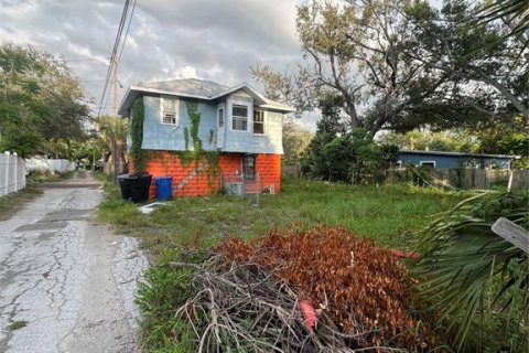 House in Saint Petersburg, Florida 2 bedrooms, 46.45 sq.m. № 1870476 - photo 4