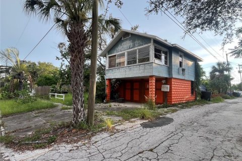 House in Saint Petersburg, Florida 2 bedrooms, 46.45 sq.m. № 1870476 - photo 2