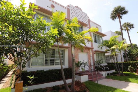 Condo in Miami Beach, Florida, 2 bedrooms  № 2053110 - photo 14