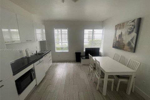 Condo in Miami Beach, Florida, 2 bedrooms  № 2053110 - photo 3