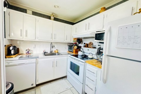 Купить кондоминиум в Дирфилд-Бич, Флорида 1 комната, 76.18м2, № 2146266 - фото 8