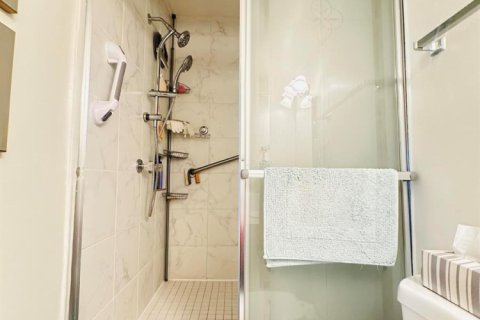 Купить кондоминиум в Дирфилд-Бич, Флорида 1 комната, 76.18м2, № 2146266 - фото 17
