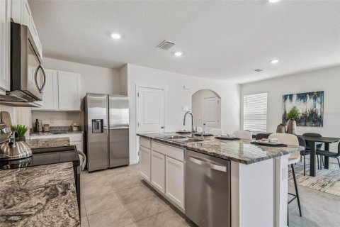 House in New Port Richey, Florida 5 bedrooms, 227.33 sq.m. № 1917814 - photo 15