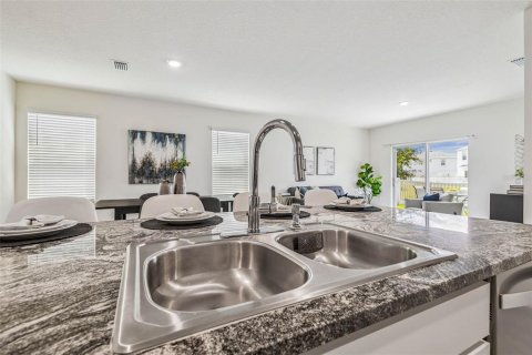 House in New Port Richey, Florida 5 bedrooms, 227.33 sq.m. № 1917814 - photo 21