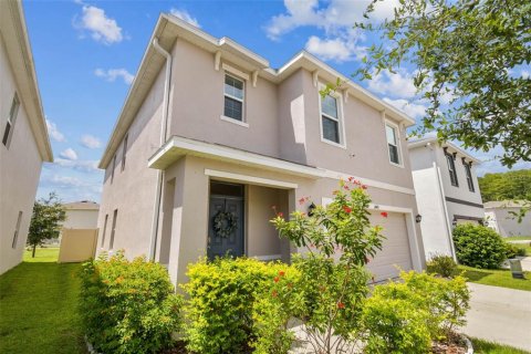 House in New Port Richey, Florida 5 bedrooms, 227.33 sq.m. № 1917814 - photo 6