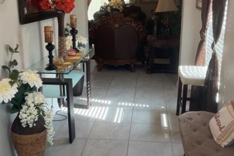 House in Kissimmee, Florida 4 bedrooms, 172.05 sq.m. № 1737460 - photo 13