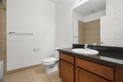 Condo in Pembroke Pines, Florida, 2 bedrooms  № 1858600 - photo 26