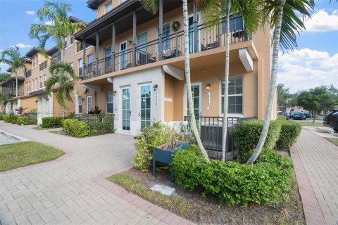 Condo in Pembroke Pines, Florida, 2 bedrooms  № 1858600 - photo 6