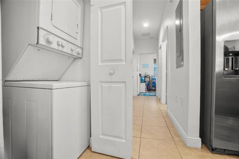 Condo in Pembroke Pines, Florida, 2 bedrooms  № 1858600 - photo 27