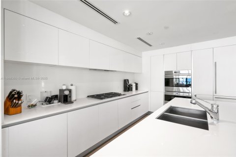 Condominio en venta en Hollywood, Florida, 3 dormitorios, 203.73 m2 № 1977579 - foto 13