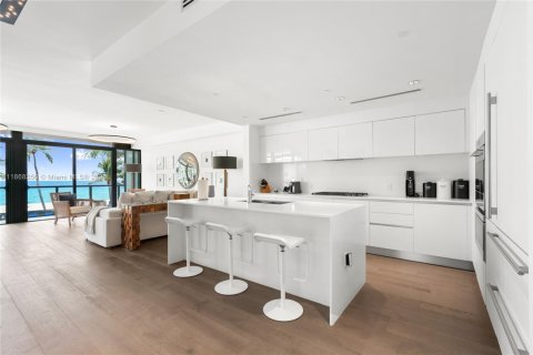 Condominio en venta en Hollywood, Florida, 3 dormitorios, 203.73 m2 № 1977579 - foto 2