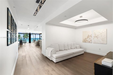 Condominio en venta en Hollywood, Florida, 3 dormitorios, 203.73 m2 № 1977579 - foto 10