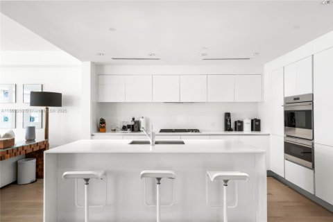 Condominio en venta en Hollywood, Florida, 3 dormitorios, 203.73 m2 № 1977579 - foto 17