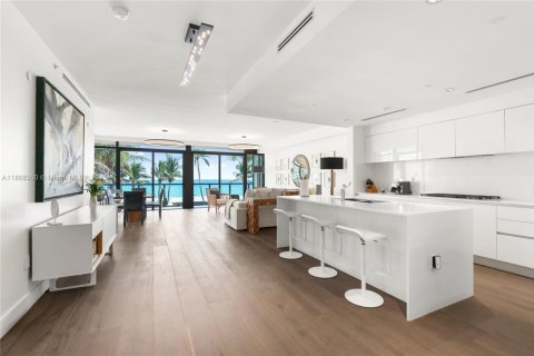 Condominio en venta en Hollywood, Florida, 3 dormitorios, 203.73 m2 № 1977579 - foto 1