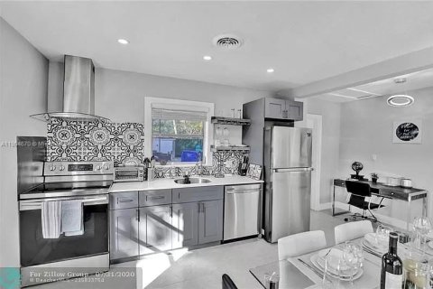 Casa en alquiler en Hollywood, Florida, 3 dormitorios, 165.55 m2 № 1956506 - foto 1