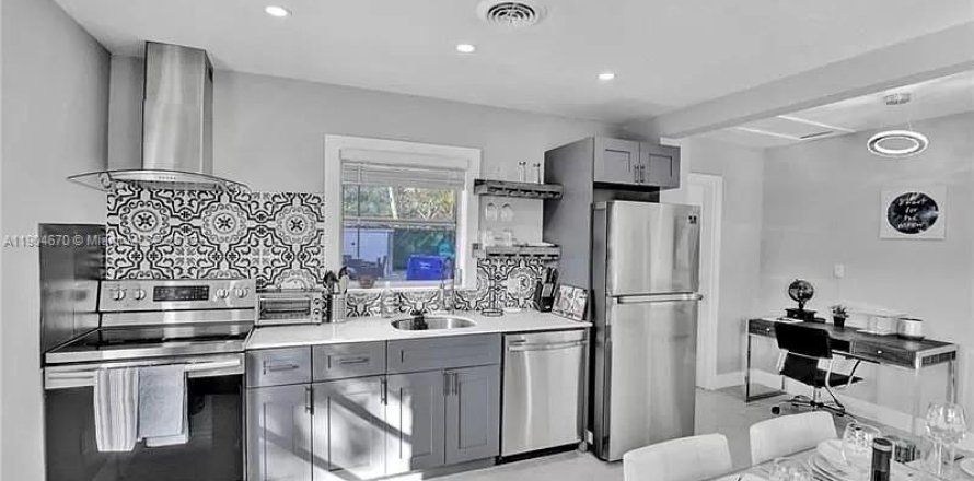 Casa en Hollywood, Florida 3 dormitorios, 165.55 m2 № 1956506