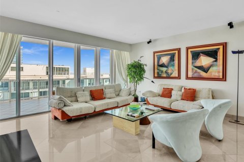 Condominio en venta en Bal Harbour, Florida, 2 dormitorios, 190.45 m2 № 2032256 - foto 15