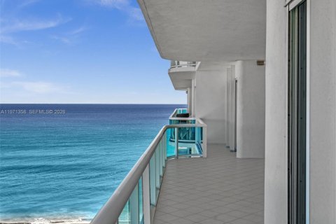 Condominio en venta en Bal Harbour, Florida, 2 dormitorios, 190.45 m2 № 2032256 - foto 6