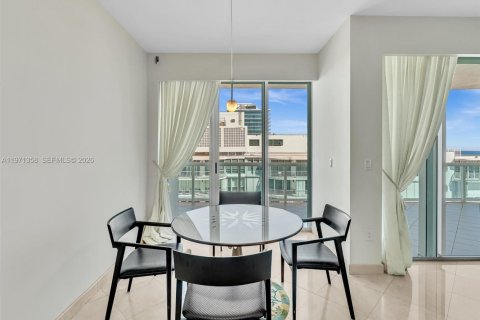 Condominio en venta en Bal Harbour, Florida, 2 dormitorios, 190.45 m2 № 2032256 - foto 24