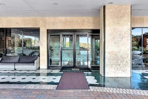 Condominio en venta en Bal Harbour, Florida, 2 dormitorios, 190.45 m2 № 2032256 - foto 3