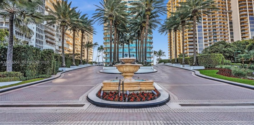 Condominio en Bal Harbour, Florida, 2 dormitorios  № 2032256