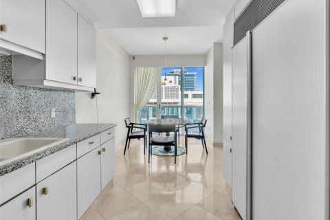 Condominio en venta en Bal Harbour, Florida, 2 dormitorios, 190.45 m2 № 2032256 - foto 23