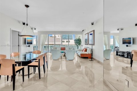 Condominio en venta en Bal Harbour, Florida, 2 dormitorios, 190.45 m2 № 2032256 - foto 10
