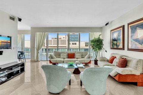 Condominio en venta en Bal Harbour, Florida, 2 dormitorios, 190.45 m2 № 2032256 - foto 14