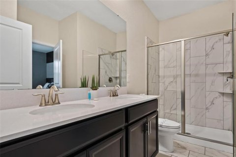 House in Kissimmee, Florida 8 bedrooms, 398.46 sq.m. № 1560788 - photo 15