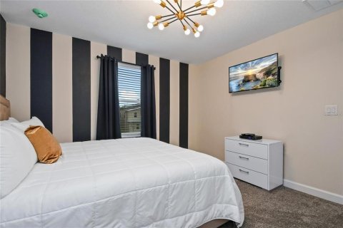 House in Kissimmee, Florida 8 bedrooms, 398.46 sq.m. № 1560788 - photo 26