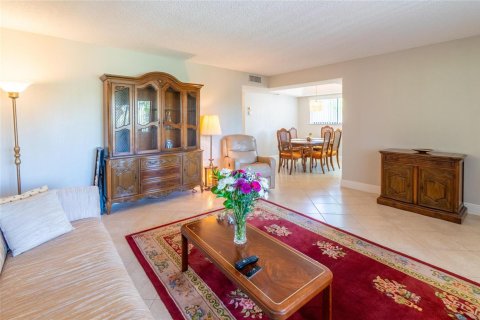 Copropriété à vendre à Tamarac, Floride: 2 chambres, 93.83 m2 № 2175449 - photo 2