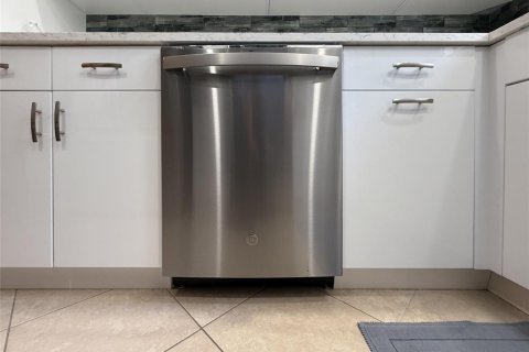 Copropriété à vendre à Tamarac, Floride: 2 chambres, 93.83 m2 № 2175449 - photo 12