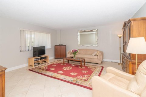 Copropriété à vendre à Tamarac, Floride: 2 chambres, 93.83 m2 № 2175449 - photo 3