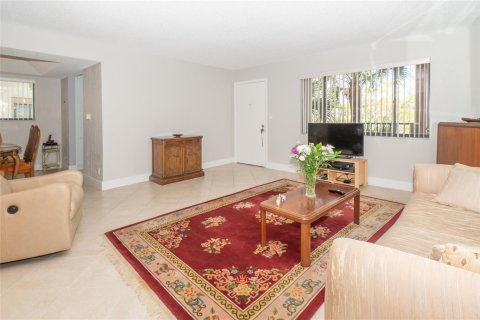 Copropriété à vendre à Tamarac, Floride: 2 chambres, 93.83 m2 № 2175449 - photo 4